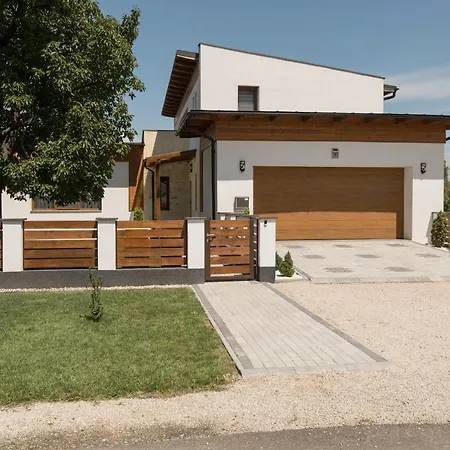 Eszterház Villa Balatonkeresztúr